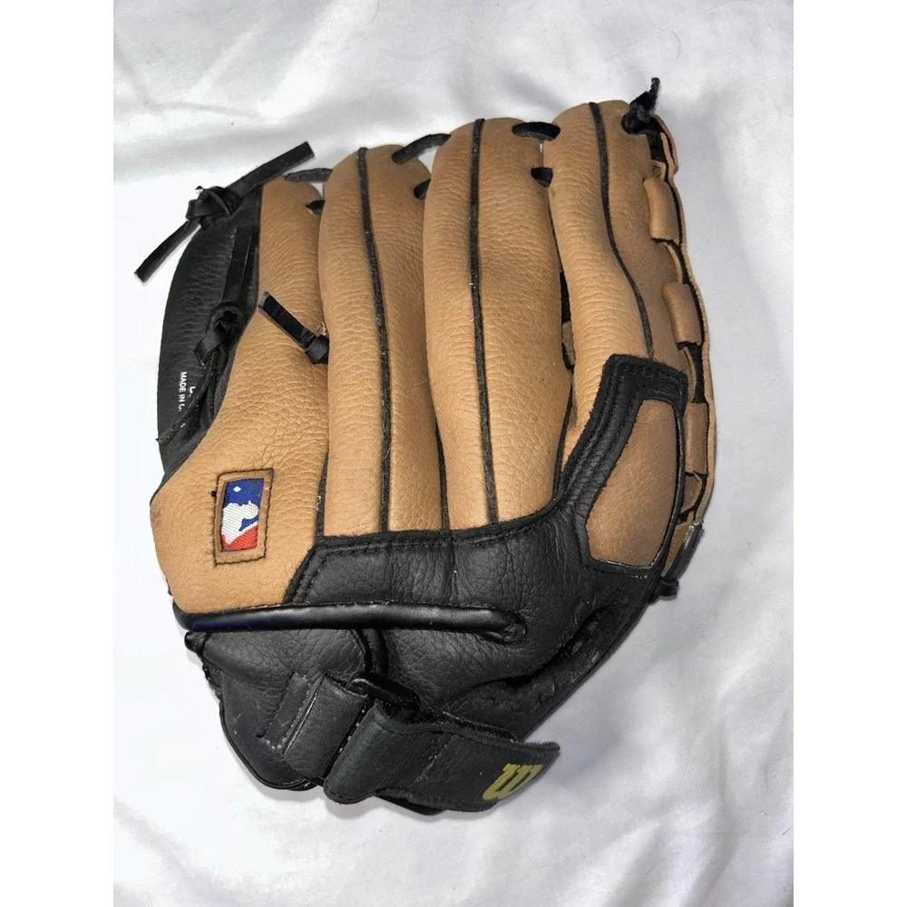Wilson A300 Baseball Glove 11 1/2